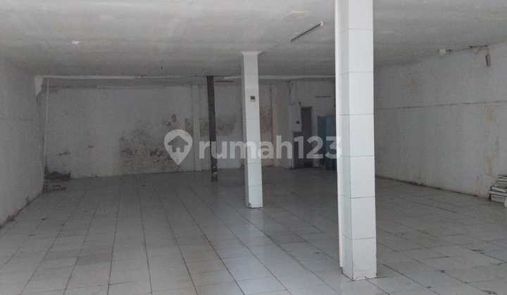 Ruang Usaha Eks Indomaret di Cicadas Bandung 1