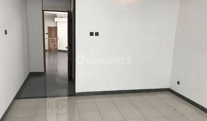 Rumah Bagus Siap Huni di Simpang Pahlawan, Surapati 2