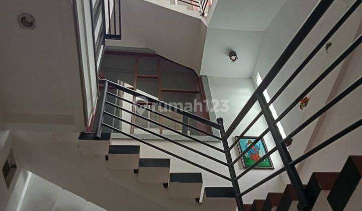 Rumah Nyaman 3 Lantai di Komplek Permata Cimahi 2