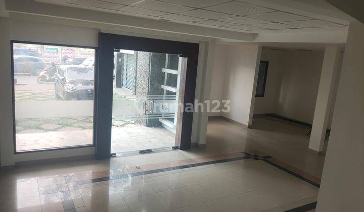 Ruang Usaha Strategis di Terusan Jalan Jakarta 1