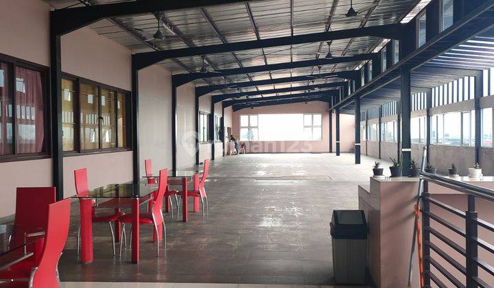 Gedung Lux 4 Lantai di Jl Raya Cimindi Ex Kantor Gudang 7