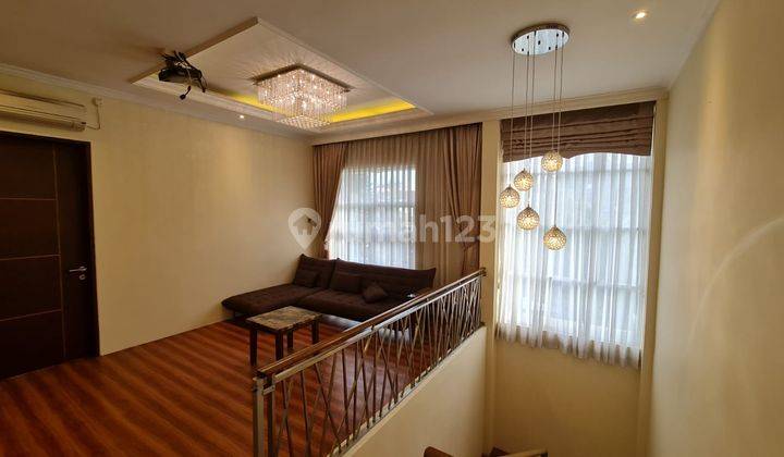Rumah Cantik Modern Semi Furnished di Setramurni 10