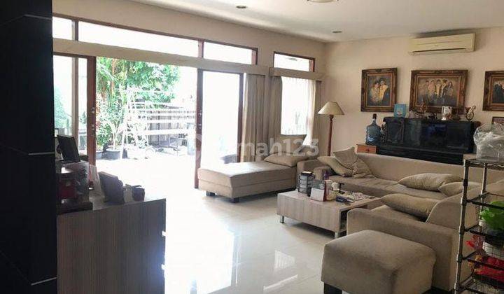 Rumah Klasik Bangunan Belanda Sayap Surapati 1