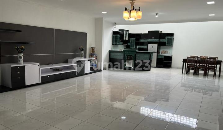 Rumah Nyaman Furnished di Komplek Taman Sakura