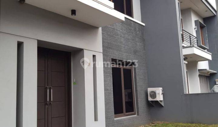 Rumah Minimalis Siap Huni di Singgasana Pradana Cluster Favorit 1