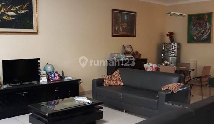 Rumah Cantik Full Furnished di Batununggal Indah 2