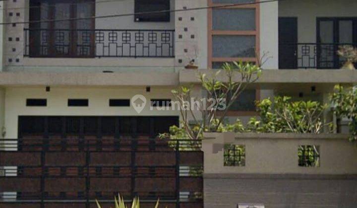 Rumah Cantik Full Furnished di Batununggal Indah 1