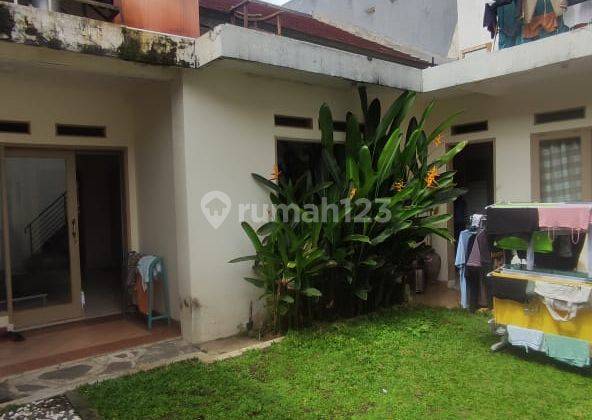 Rumah Nyaman Semi Furnished di Pinus Regency 2