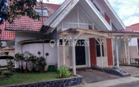 Murah Rumah Hook Hoek di Komplek Permata Arcamanik 2