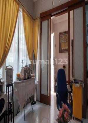 Murah Rumah 2 Lantai di Jalan Uranus Tengah 2