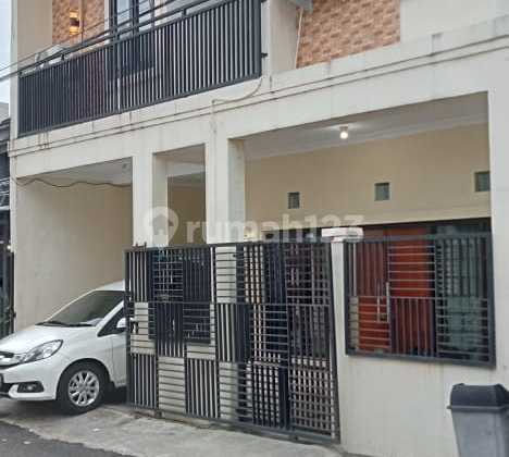 Rumah Semi Furnished dalam Cluster One Gate di Logam Margacinta 1
