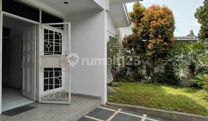 Furnished Ready-to-Occupy House in Singgasana Pradana