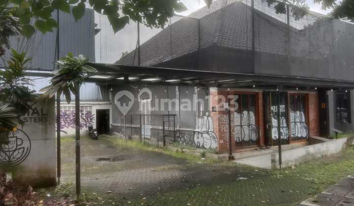 Tempat Usaha Jl. Cihampelas Mainroad Bandung Tempat Usaha Jl. Cihampelas Mainroad Bandung