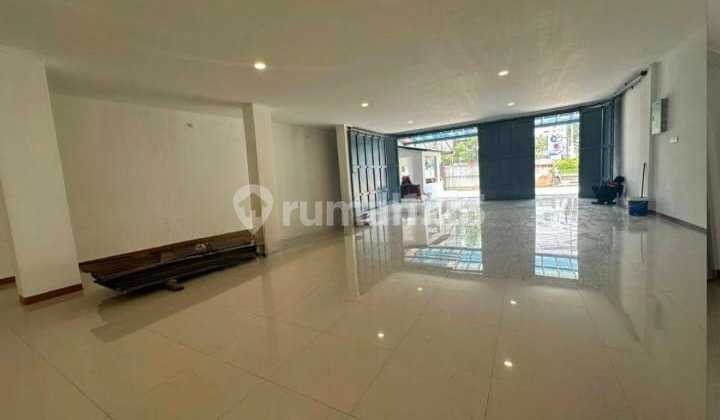 Ruko Besar Siap Pakai di Mainroad Pasteur Ruko Besar Siap Pakai di Mainroad Pasteur