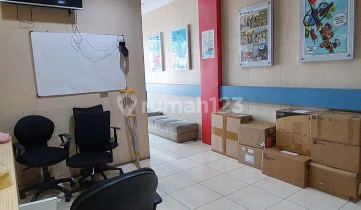 Strategic Shop House for Sale/Rent on Jl. Belitung Sayap Riau 2