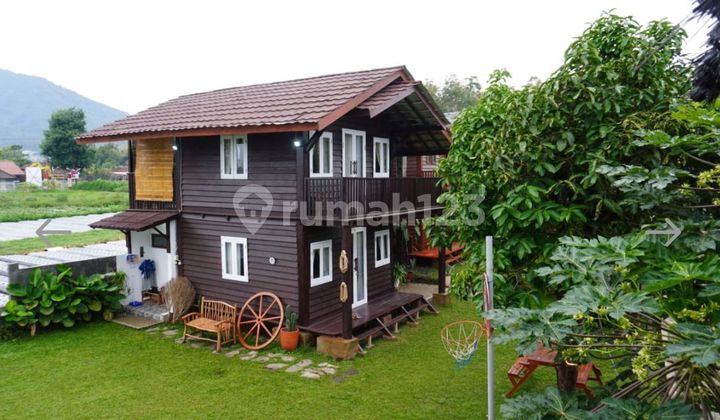 Inexpensive Spacious Villa in Cisarua Lembang with Cool Air