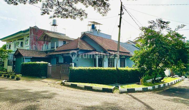 Dijual Rumah Tua Hook Sayap Riau Bandung 1