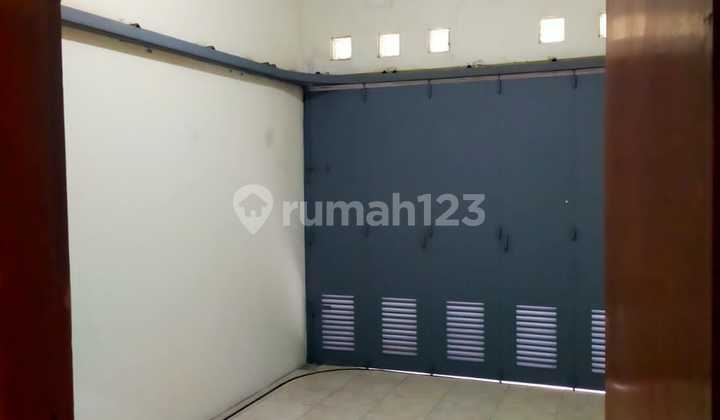 Affordable Comfortable House for Indonesian Migrant Workers at Taman Kopo Indah 3 Block D 2