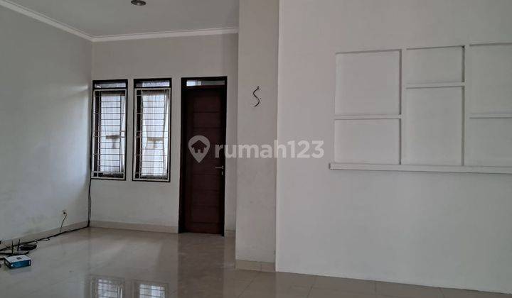 Rumah Nyaman 2 Lantai di Singgasana Pradana 1