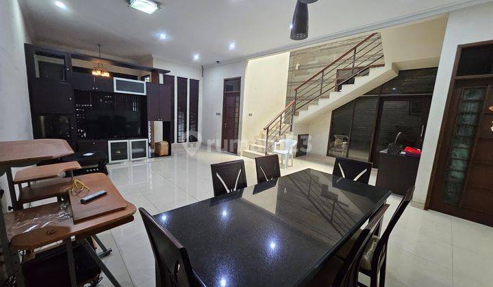 Rumah Furnished Nyaman di Singgasana Pradana 1