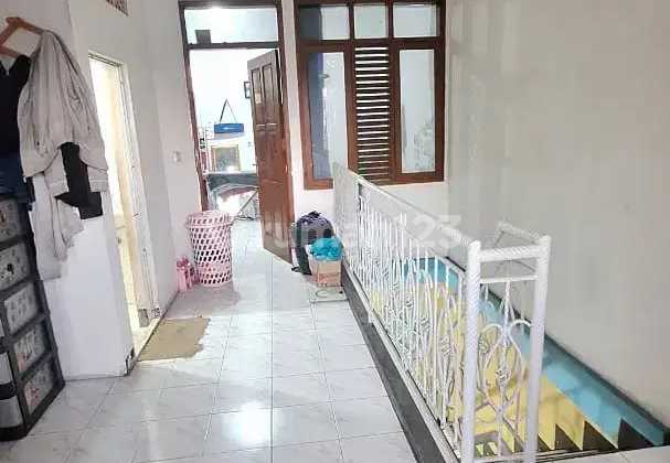Rumah Strategis di Jl. Depok Antapani Tengah