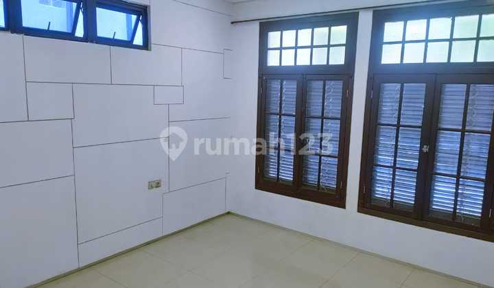 Business Space on Jalan Sunda Area, Central Bandung City