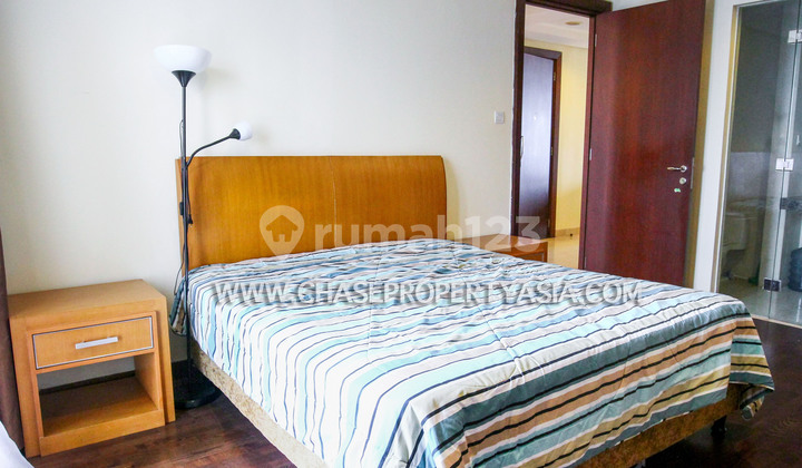 For Rent, Affordable with Beautiful View 2 Bedrooms Kemang Mansion, High Floor 2