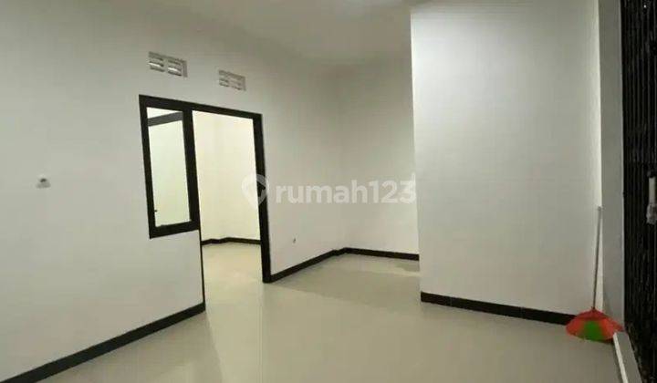 Hot Deal!! Sewa Yuk, Rumah Semi Toko Bagus SHM di Andir 1