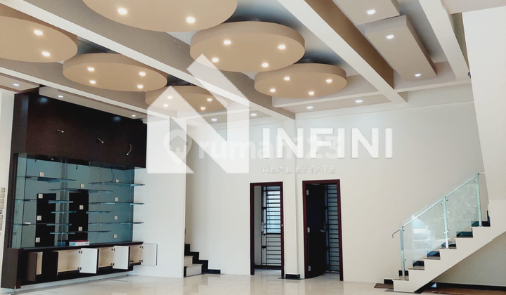 Ready-to-Use Twin Units Commercial House, Strategic Location in Batam Center.