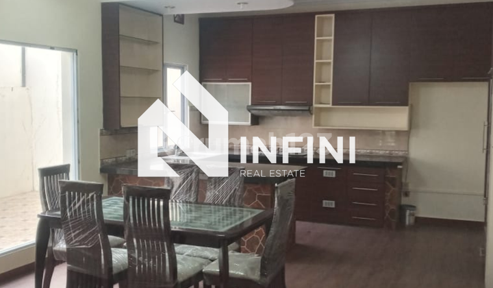 Rumah Besar Modern 2 Lantai di Batam Centre, Batam