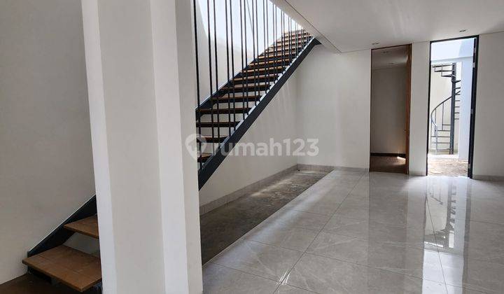 Rumah baru di Komplek mekar 
wangi  1