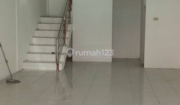 Ruko 2 lantai di Jalan balai taman sari. Bagus siap pakai. Sudah di cat ulang. Air pdam. Dekat alun alun kota pangkalpinang. Pusat jajanan pasar. Area ramai. 2