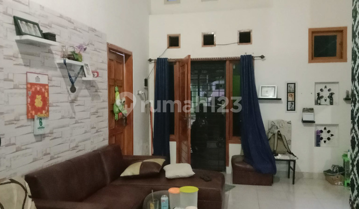 Di jual rumah. Perumahan graha puri. Jalan raya selindung. 2