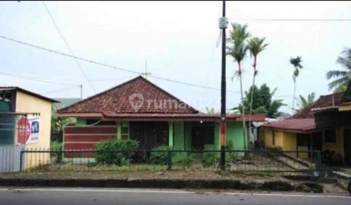 Dijual tanah bonus rumah lama. Lokasi strategis 1