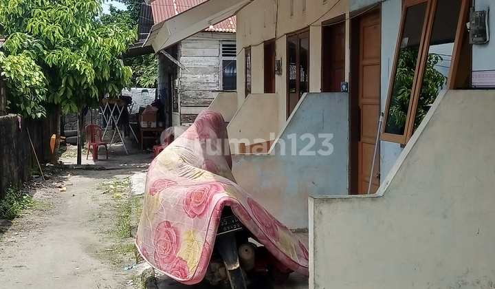 Dijual Tanah Plus Kontrakan 4 Pintu. Masih Ada Lahan Kosong Siap Bangun. Dekat Pelabuhan.