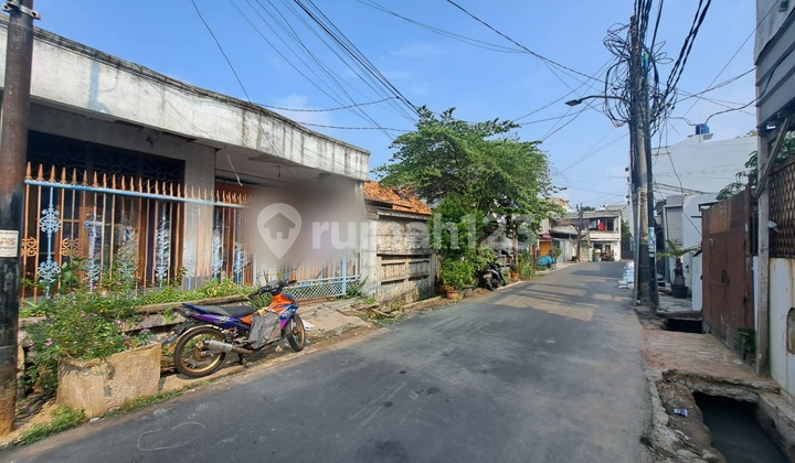 A134 Jual Rumah Tua Hitung Tanah Murah  Lokasi Bagus di Jelambar