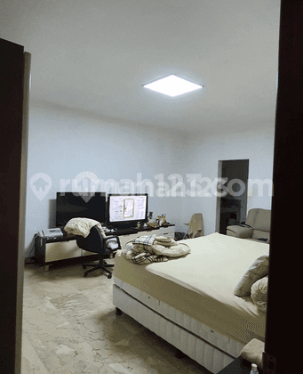 A01 Jual BU Rumah Besar di Tomang  Private Cluster Jalan Lebar 2