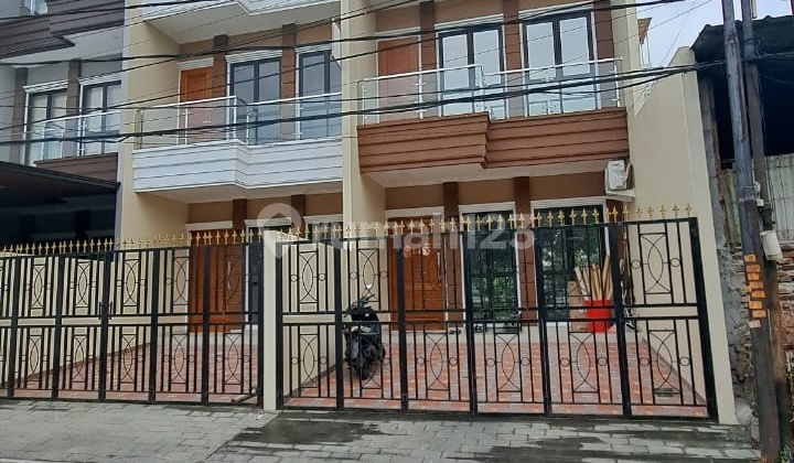 A168 Jual Rumah Baru Bagus Jalan Lega View Taman Murah di Taman Ratu 1