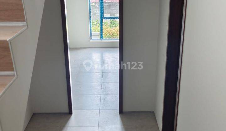 A06 Rumah Baru Furnished Bagus Dijual Murah di Duri Kepa  2