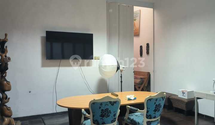 A53 Jual Rumah Besar Murah Jalan Lega di Puri Indah Dkt Permata Buana 2