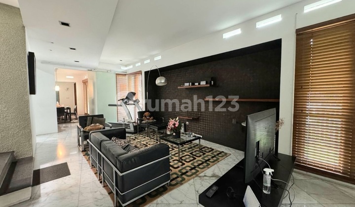 For Sale Beautiful & Move-In Ready House in Cilandak Good House in Cilandak with SHM