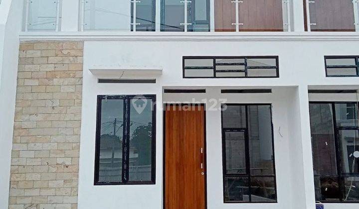 Rumah 2 Lantai Nuansa Modern Bali Dekat Stasiun Depok 1