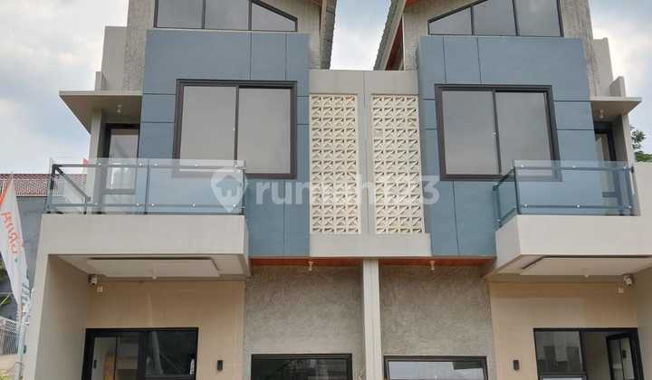 Rumah Dua Lantai Dengan 3 Kamar Tidur Didepok.ede