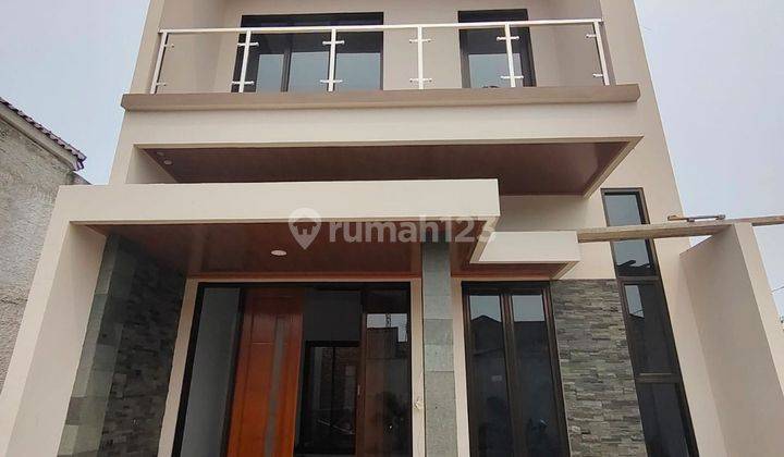 Di Jual Rumah di dekat Tol Juanda di Kelapa Dua Depok 1