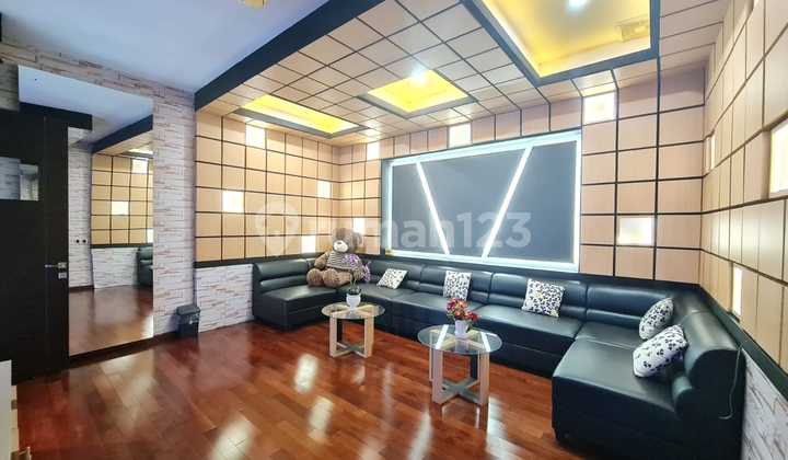 Rumah Cantik Full Furnished Ada Kolam Renang Kota Baru Parahyangan