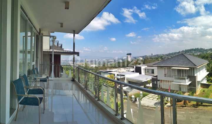 Rumah Adem 2 Lantai di Resor Dago Pakar, Bandung