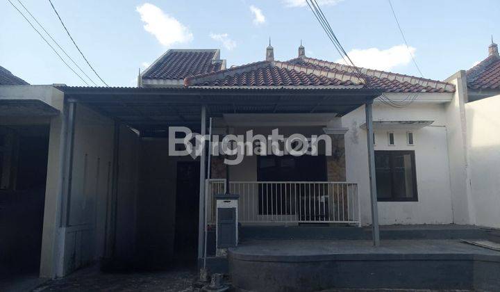 rumah minimalis cantik di Perum Gresik Regency 1