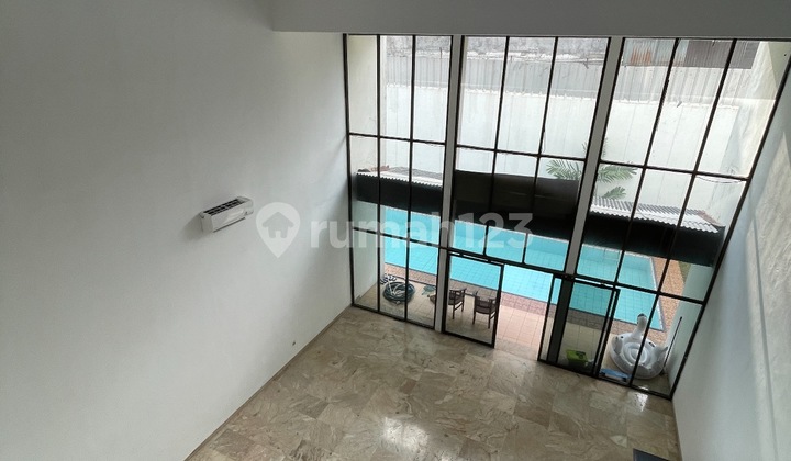 Rumah Dijual di Senopati SHM LT 738m2 Rp 20 M Nego