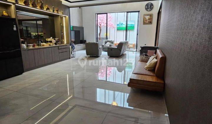 Rumah Dijual 3 Lantai Bagus Furnished SHM di Muara Karang, 14 M Nego  2