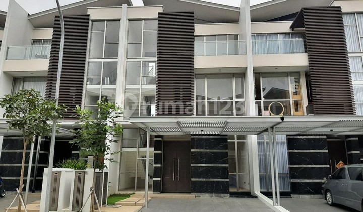 Rumah Dijual The Chopin Golf Island 8x25 3lantai Rp 9.5 Milyard Nego